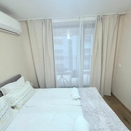 Premium Smart Mir 27 Self Check-in Apartment